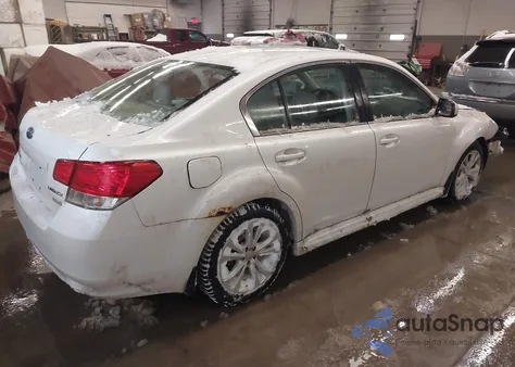 2013 Subaru Legacy 2.5I Premium из США, поврежденный, VIN 4S3BMBC65D3028017